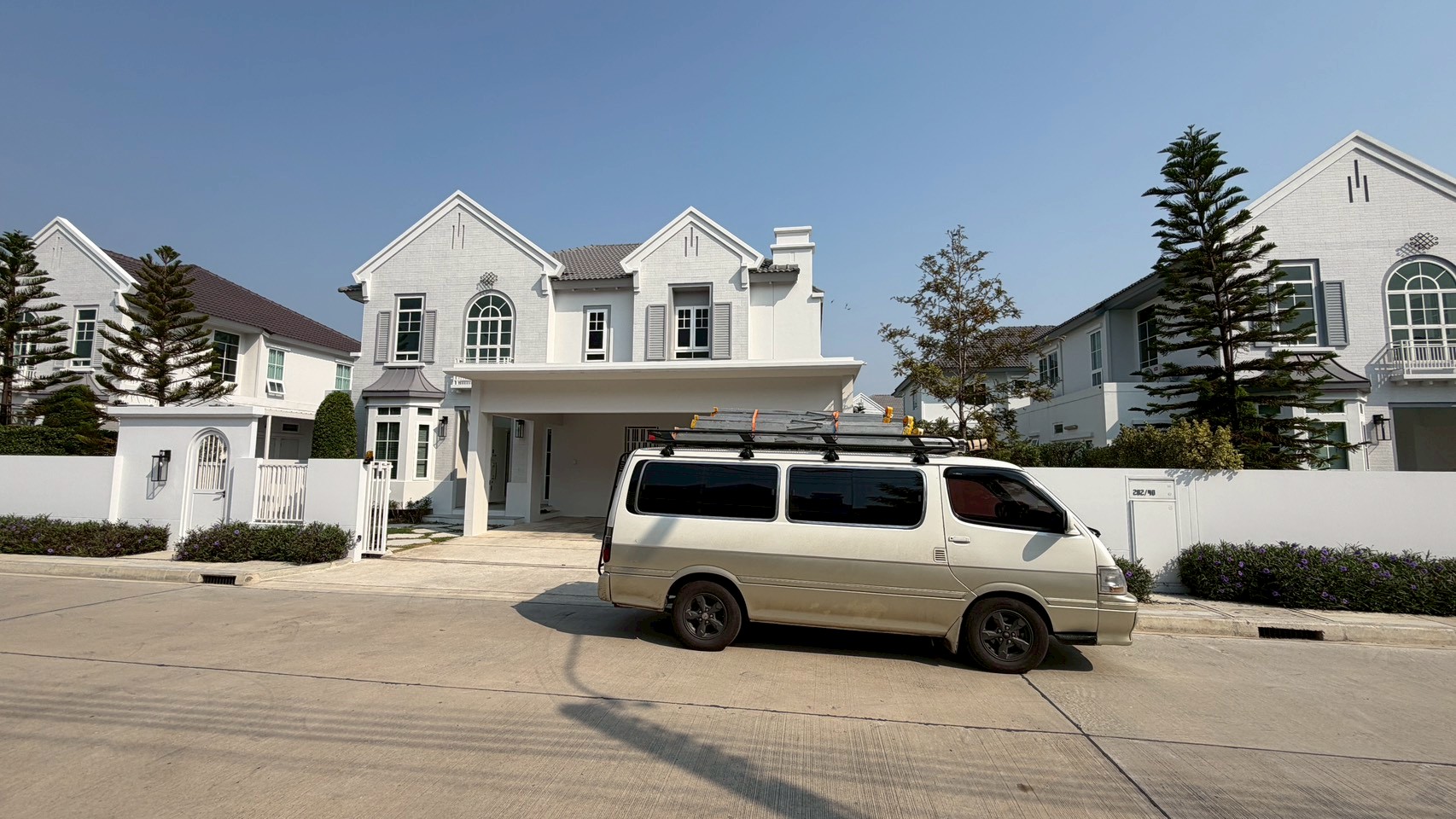 ภาพตัวอย่างงานติดตั้งกล้องวงจรปิด