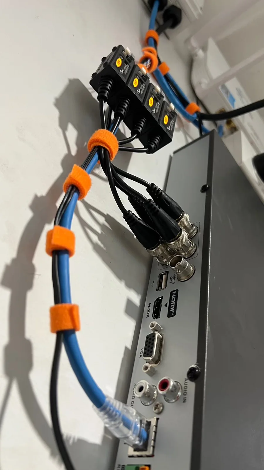 ตัวอย่างงานติดตั้งกล้องวงจรปิดบ้านคุณภูริน ชุด 4 ตัว สำหรับดูมุมหน้าบ้าน